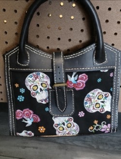 Leather purse with classic Mid-Atlantic styling — Appalachian-made.